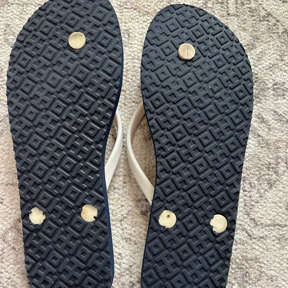 Tory Burch White and Orange Sandals with Geometric Pattern - Picture 2 of 2